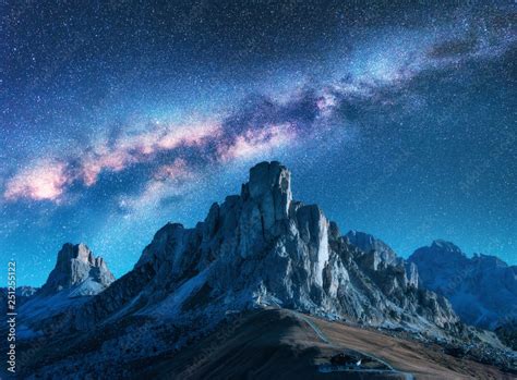 The Secrets of Nighttime Peaks: Unraveling the Mysteries of the Mountains
